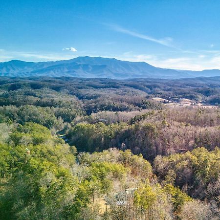 Sweet Seclusion, Hot Tub, Air Hockey, Wifi, 1089 Free Tickets Each Paid Day, Dollywood And More Sevierville Exterior photo